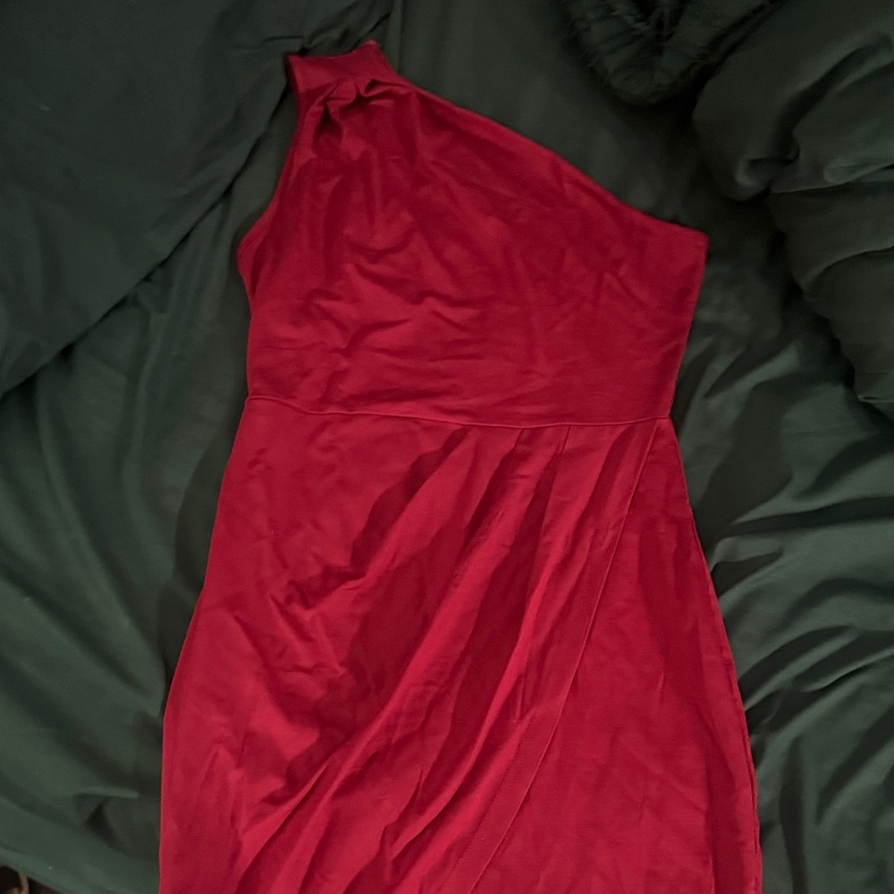 Chic One-Shoulder Red Dress